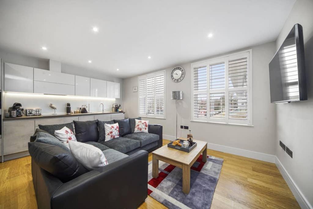 Flat 3 Bridge House Διαμέρισμα Staines-upon-Thames Εξωτερικό φωτογραφία