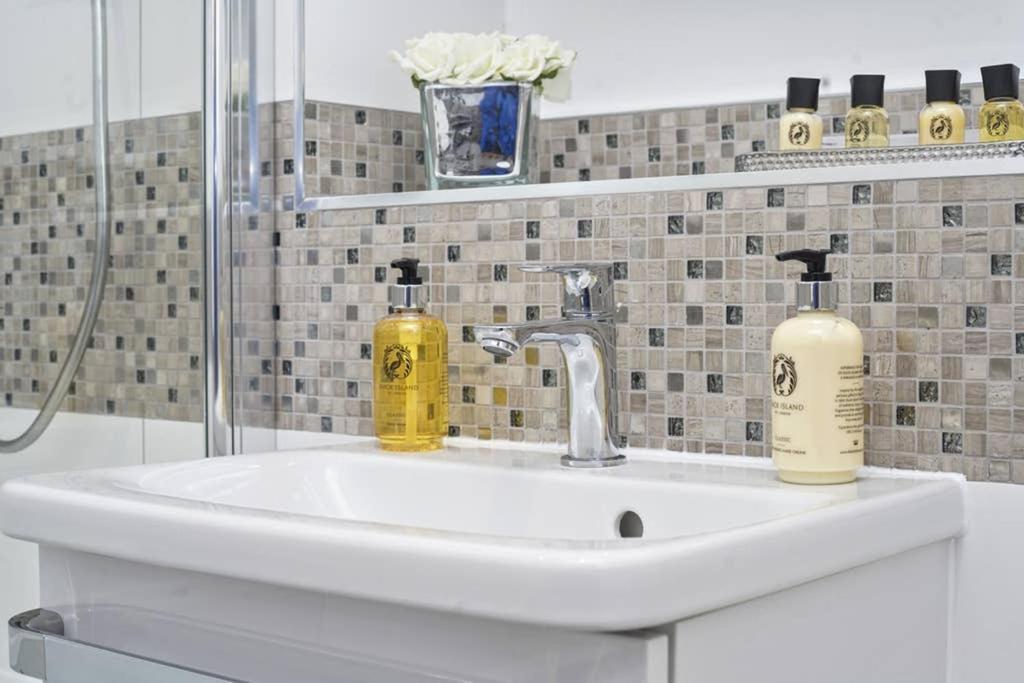 Flat 3 Bridge House Διαμέρισμα Staines-upon-Thames Εξωτερικό φωτογραφία